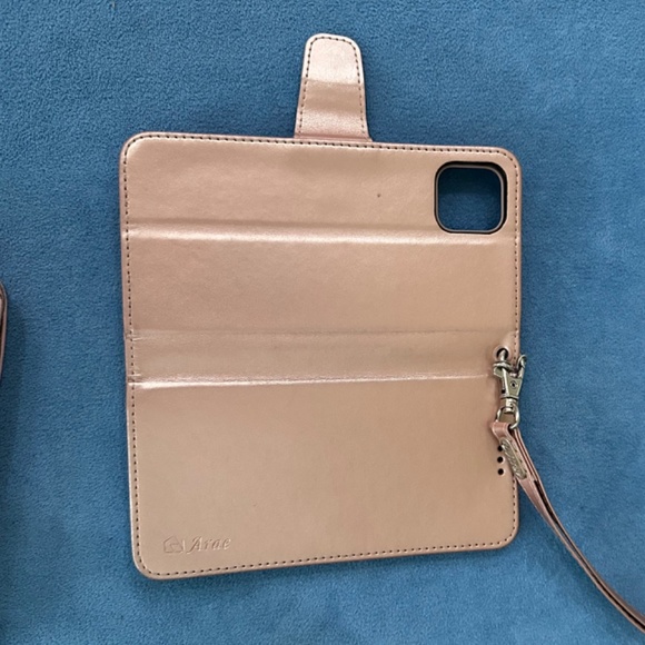 2 /I phone 11 pro , wallet phone cases - Picture 4 of 7